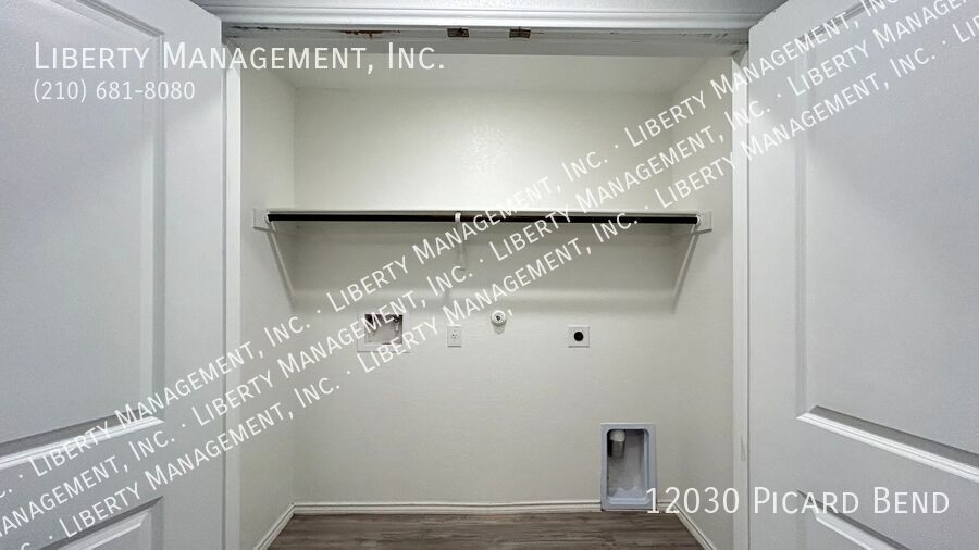 3 Bed 2 Bath 1450 sq ft Single Story Home on a Cul-de-sac property image
