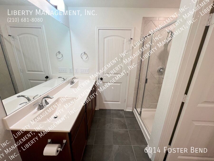 4 Bed, 3 Bath Home on a Greenbelt property image