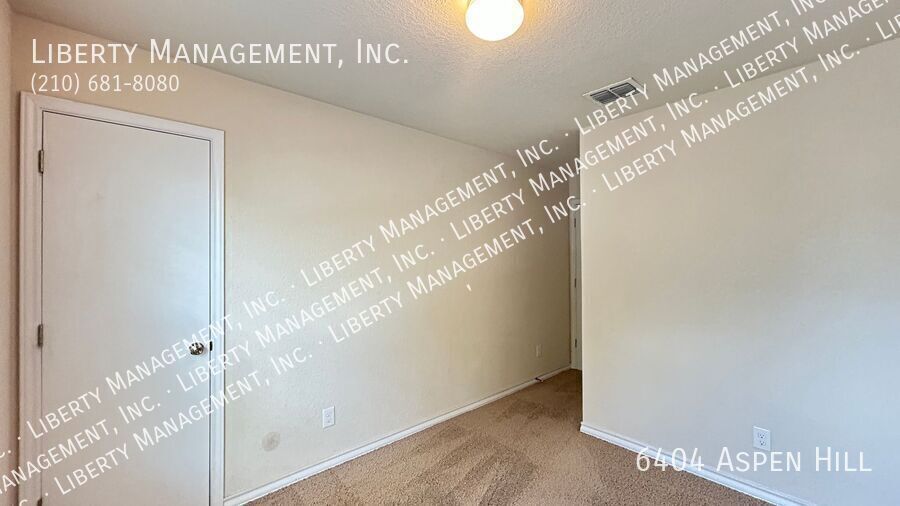 Beautiful Corner Lot Townhome Near Bandera and Loop 410 property image