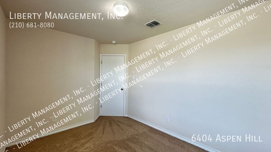 Beautiful Corner Lot Townhome Near Bandera and Loop 410 property image