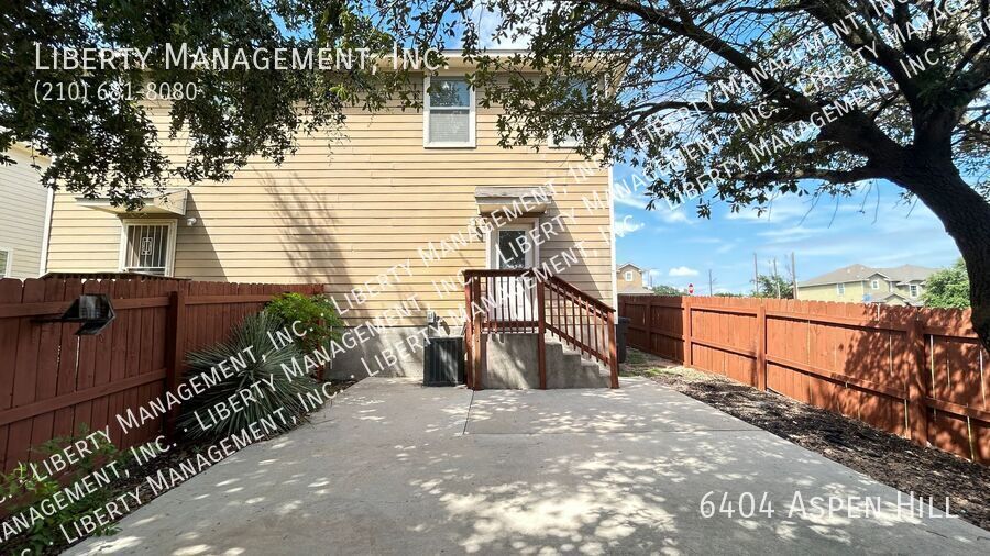 Beautiful Corner Lot Townhome Near Bandera and Loop 410 property image