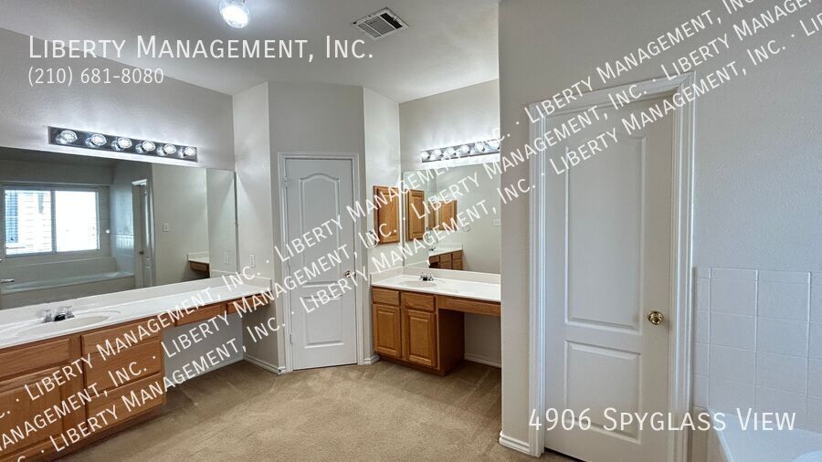 Spacious 3 Bed, 2 Bath Home in a Gated Community property image