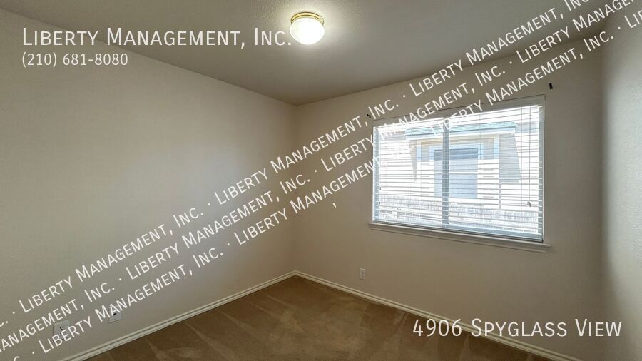 Spacious 3 Bed, 2 Bath Home in a Gated Community property image