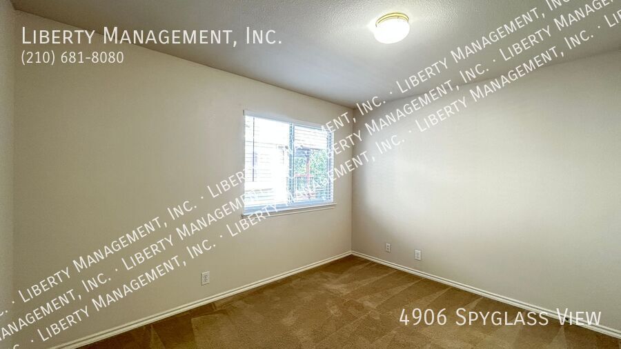 Spacious 3 Bed, 2 Bath Home in a Gated Community property image