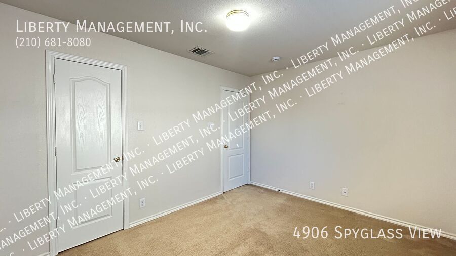 Spacious 3 Bed, 2 Bath Home in a Gated Community property image