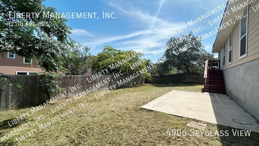 Spacious 3 Bed, 2 Bath Home in a Gated Community property image