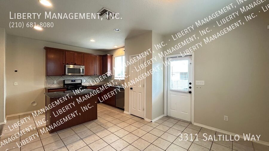 4 Bedroom, 2.5 Bath in Alamo Ranch property image