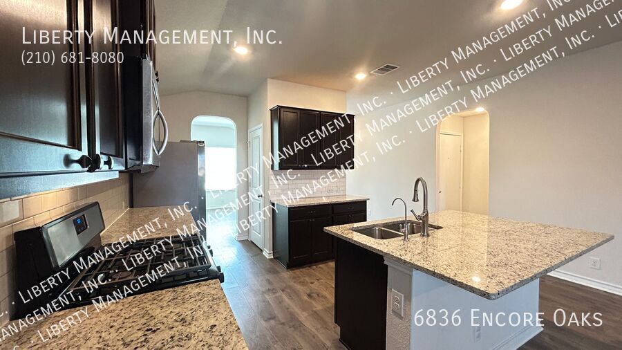Beautiful and well maintained 1-Story Home is located in Whisper Falls property image