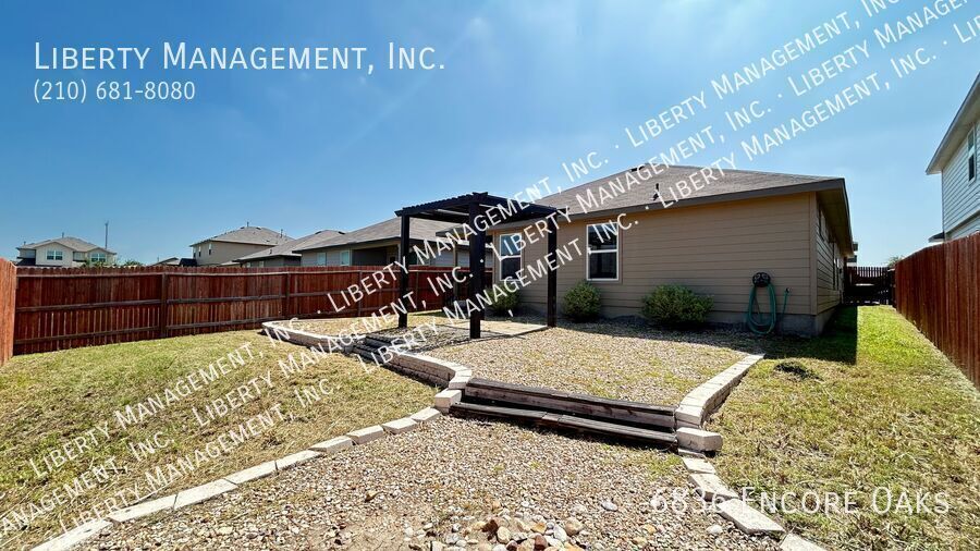 Beautiful and well maintained 1-Story Home is located in Whisper Falls property image
