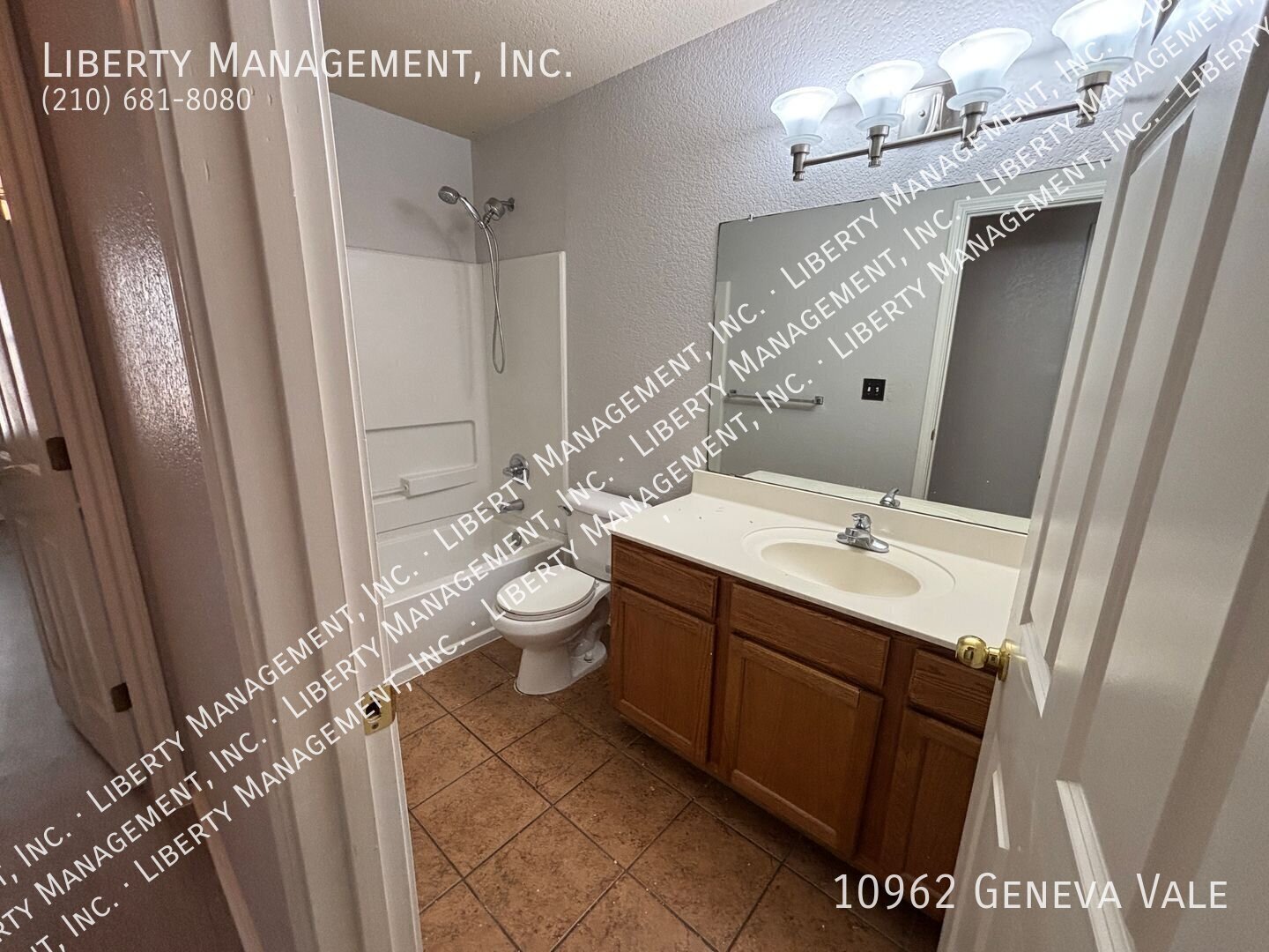 4 Bed, 2.5 Bath Home in Hills of Shaenfield with BRAND NEW Flooring property image