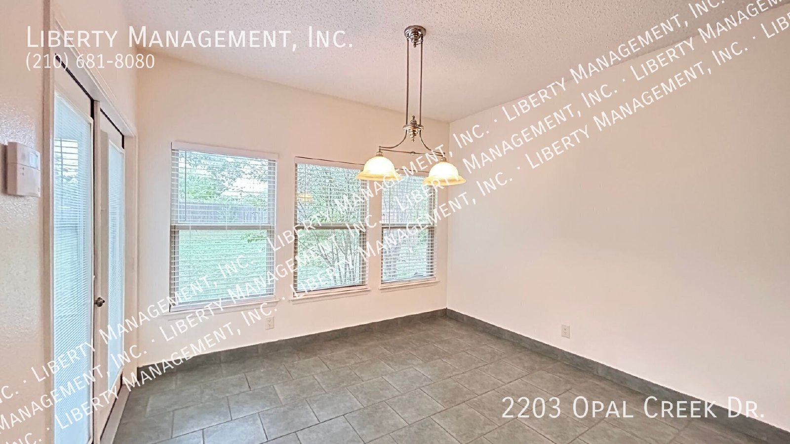 Beautiful 4 bedroom, 2 bath home near 1604. property image