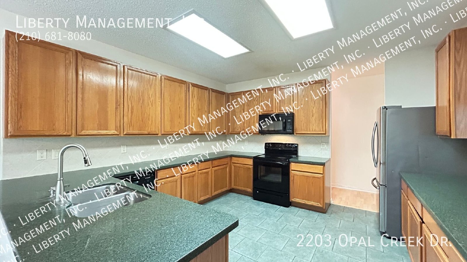 Beautiful 4 bedroom, 2 bath home near 1604. property image