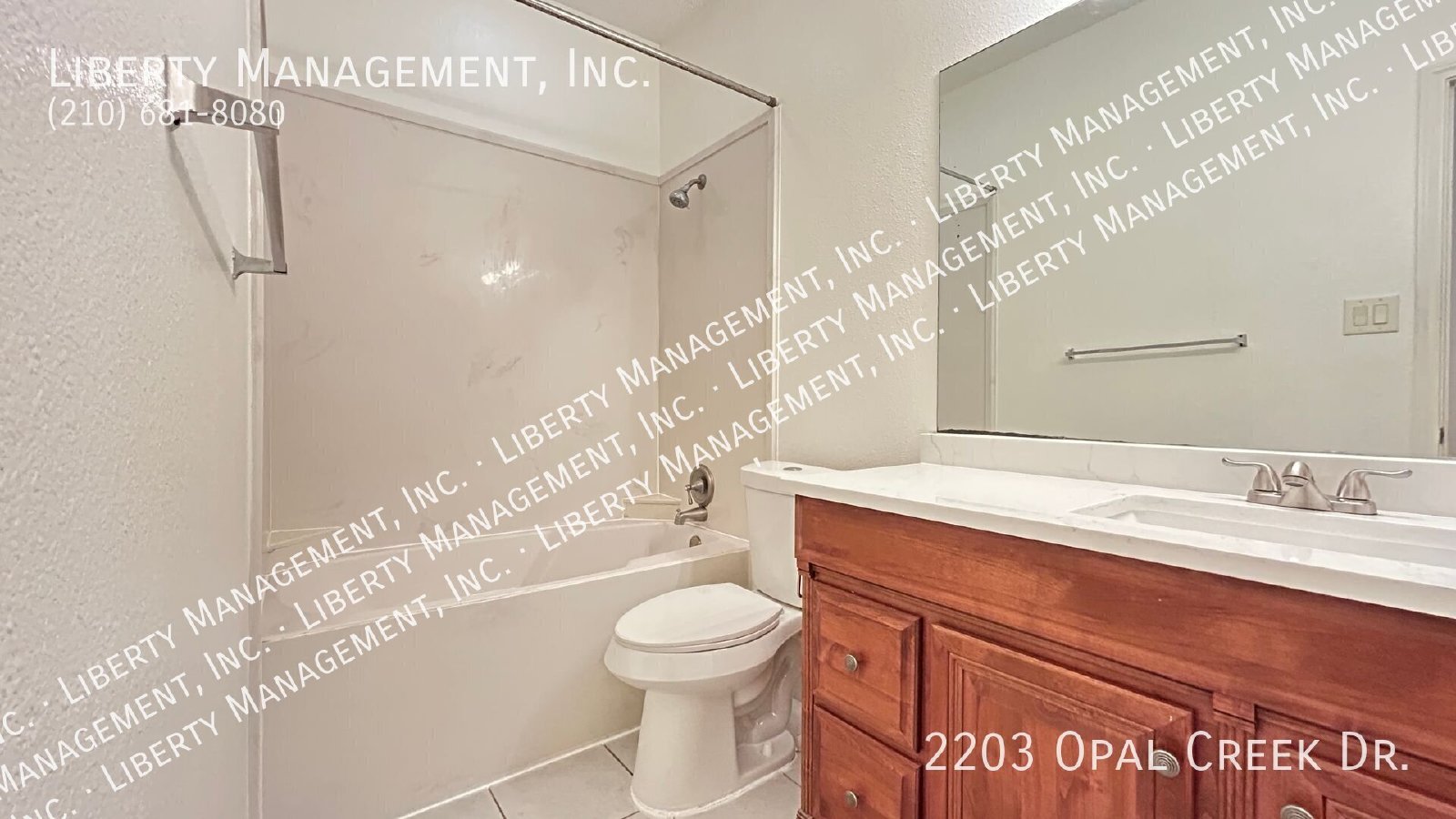 Beautiful 4 bedroom, 2 bath home near 1604. property image