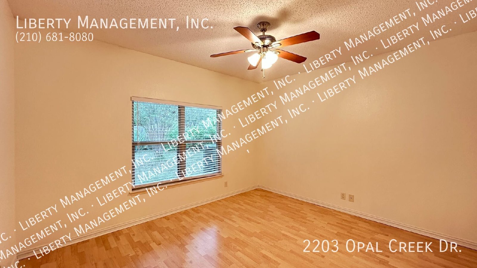 Beautiful 4 bedroom, 2 bath home near 1604. property image