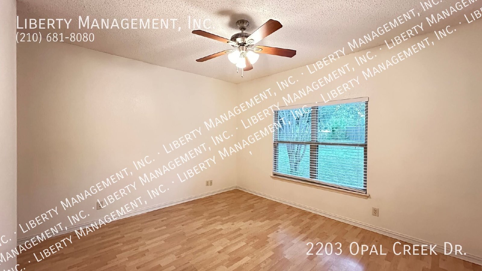 Beautiful 4 bedroom, 2 bath home near 1604. property image