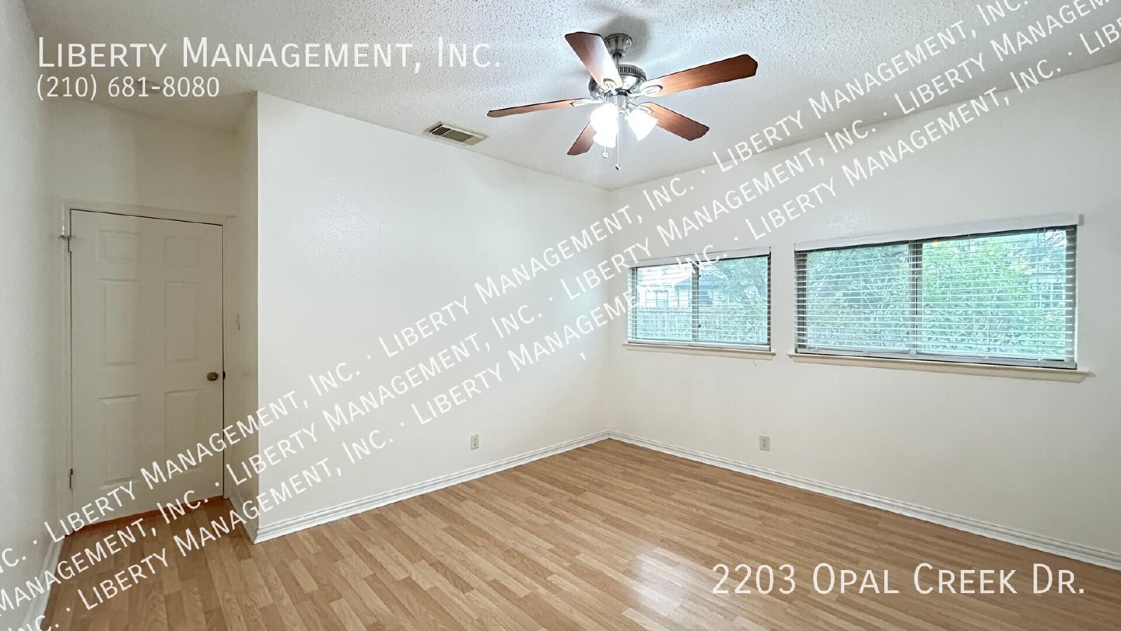 Beautiful 4 bedroom, 2 bath home near 1604. property image