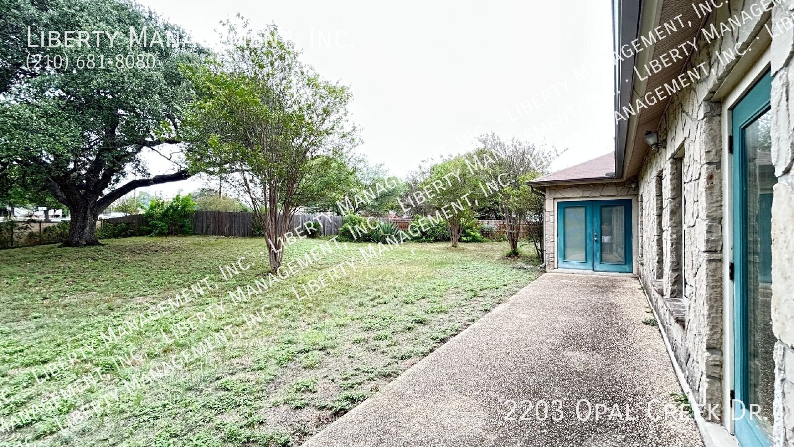 Beautiful 4 bedroom, 2 bath home near 1604. property image