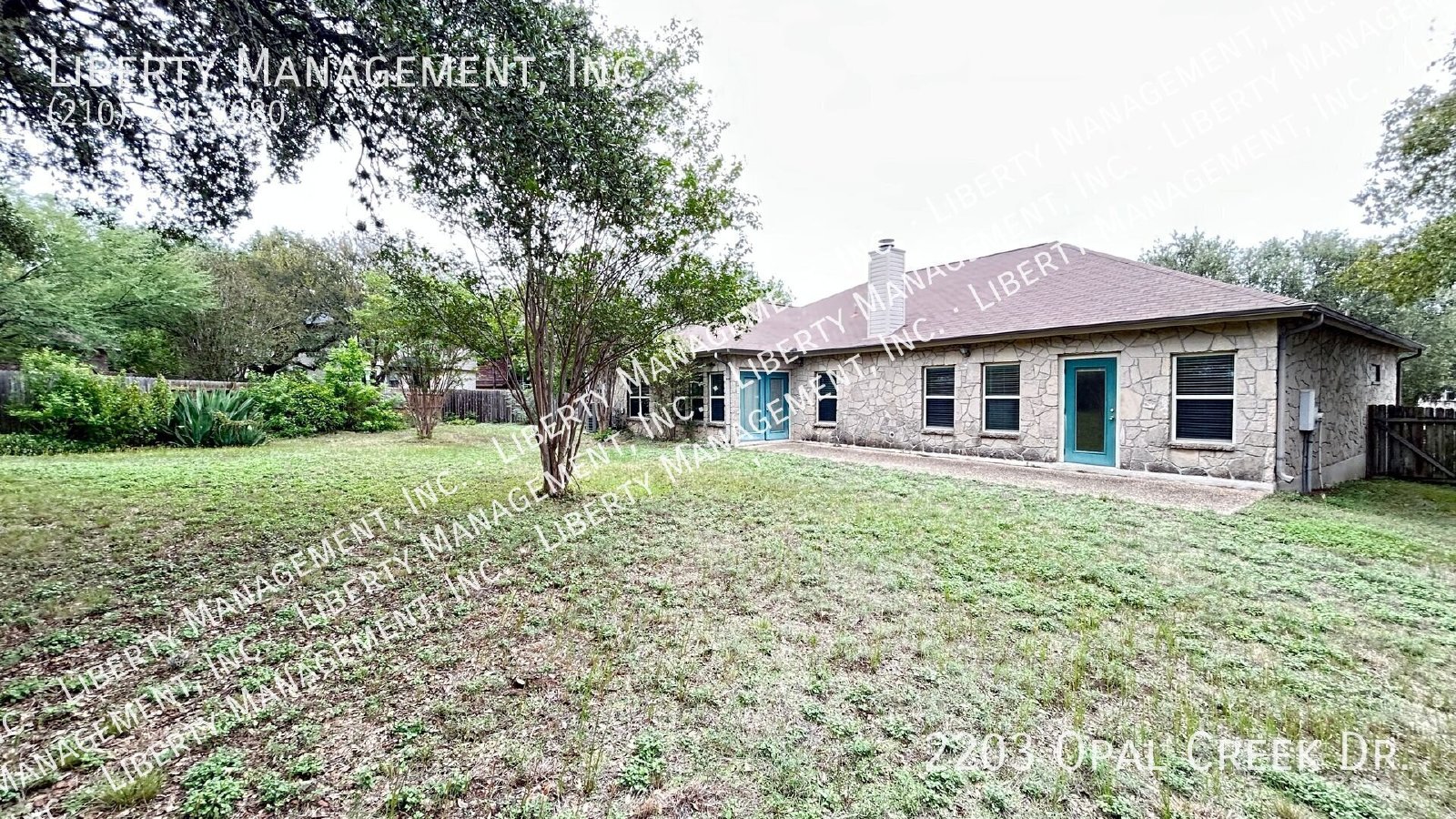 Beautiful 4 bedroom, 2 bath home near 1604. property image