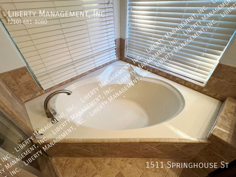 3 Bed 2 Bath Home in Gated Community on a Cul-de-sac property image